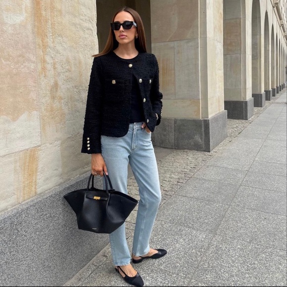 Chanel Vintage Black Tweed Blazer Size 40 - Picture 6 of 9